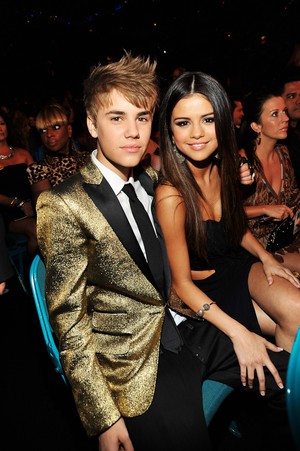 selena gomez and justin bieber 2011_26. Justin Bieber and Selena