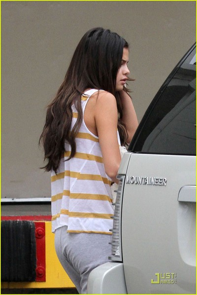 Selena Gomez Spotted Going BACK To The Hospital -- We're Starting To Get A